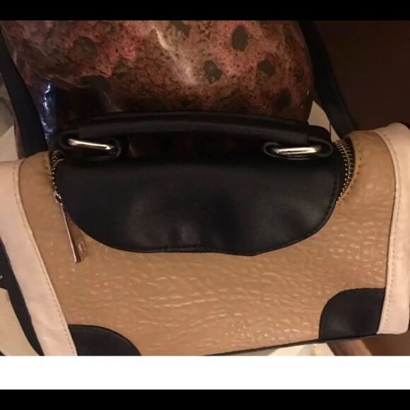 Bijou Brigitte Crossbody & Single Handle Handbag. - Picture 2 of 12